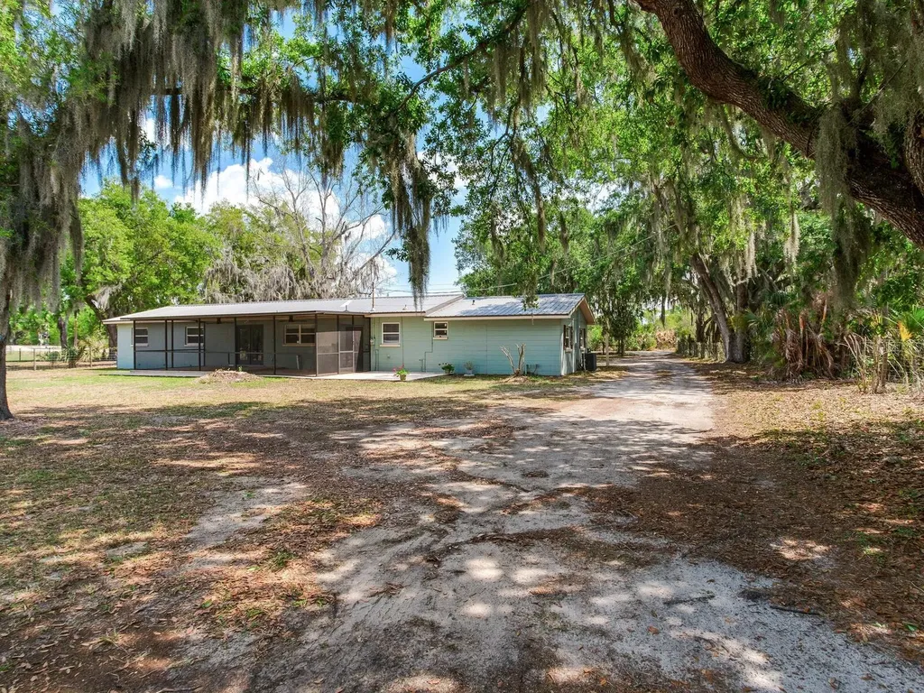 9819 Allen Road Lithia FL 33547