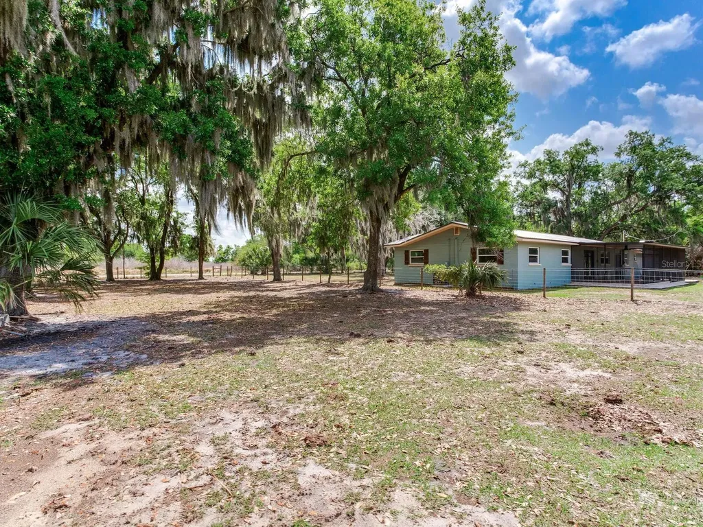 9819 Allen Road Lithia FL 33547