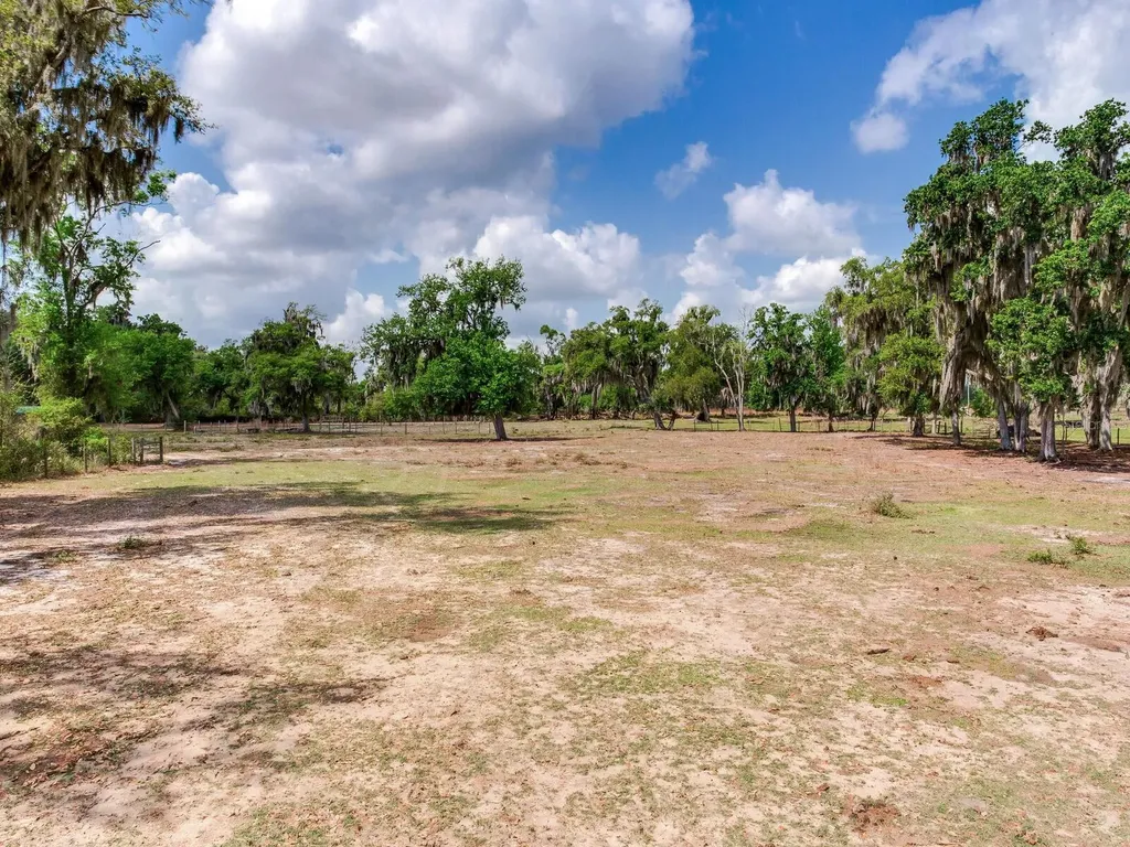 9819 Allen Road Lithia FL 33547