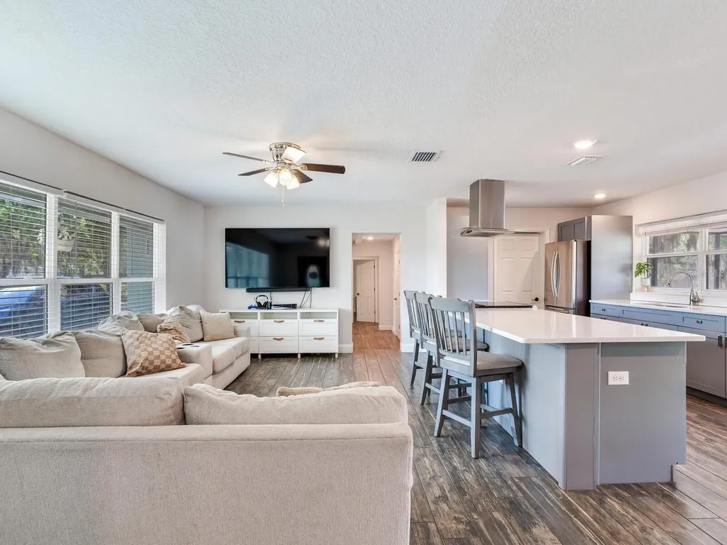 9819 Allen Road Lithia FL 33547