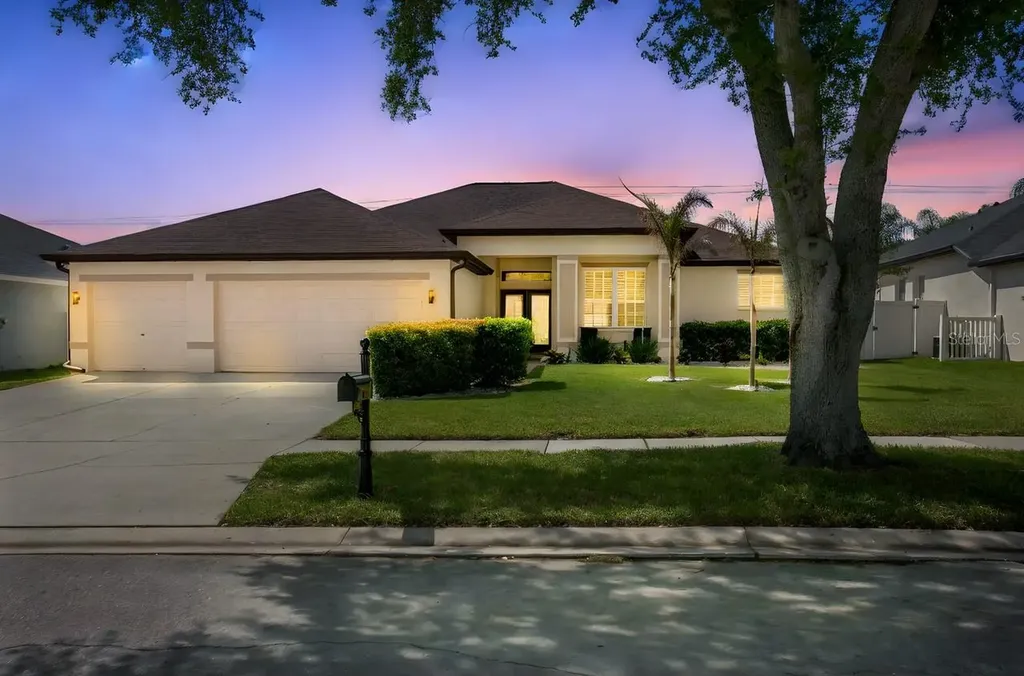 2814 Duncan Tree Circle Valrico FL 33594