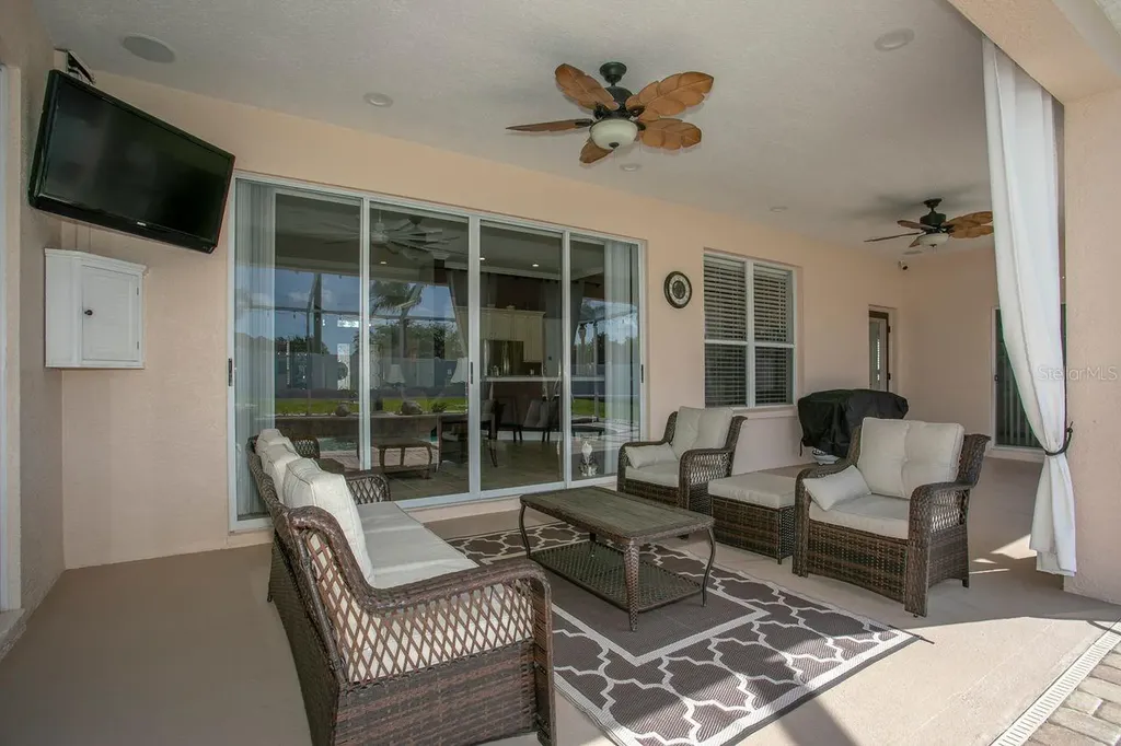 2814 Duncan Tree Circle Valrico FL 33594