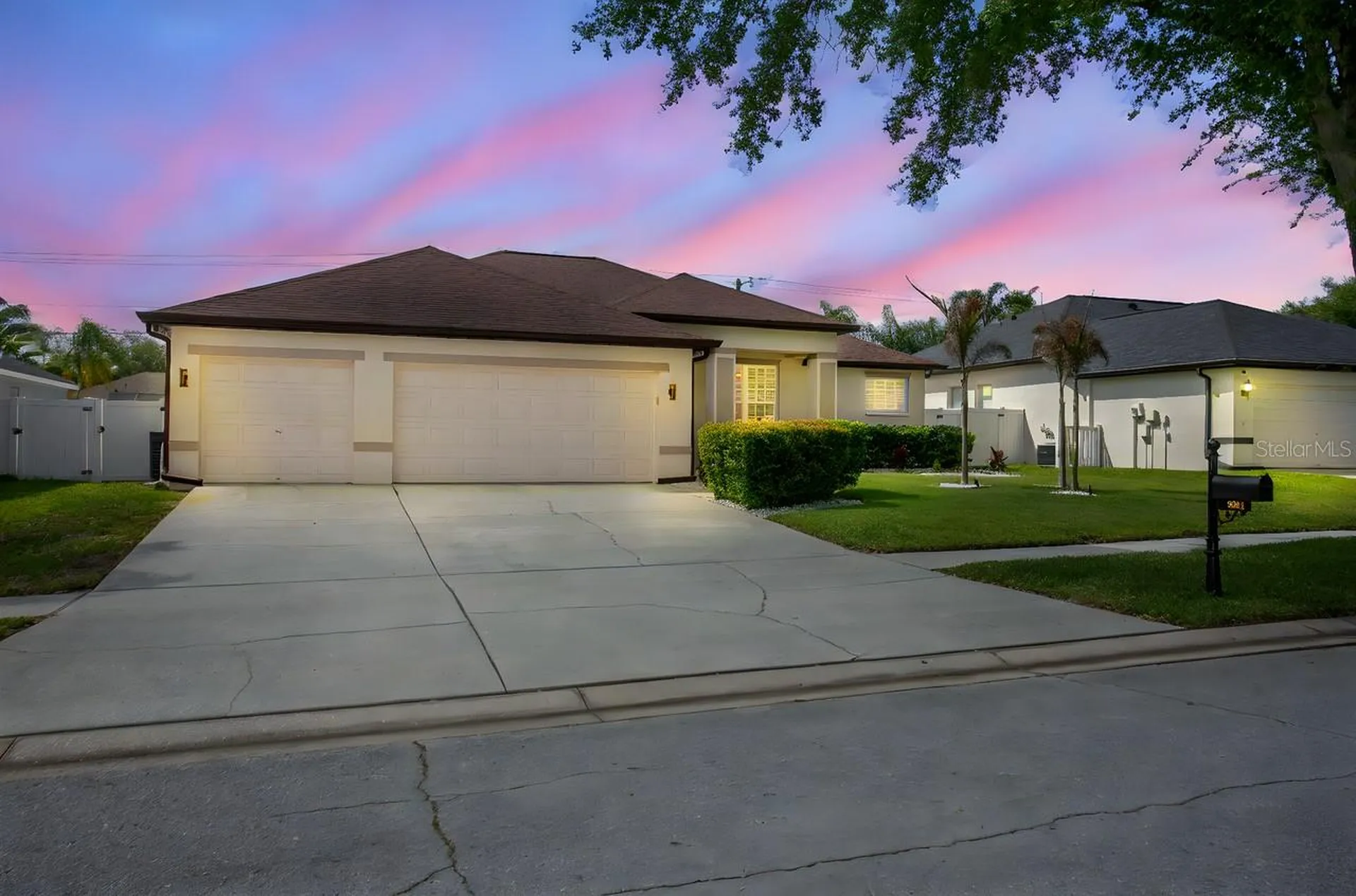 2814 Duncan Tree Circle Valrico FL 33594