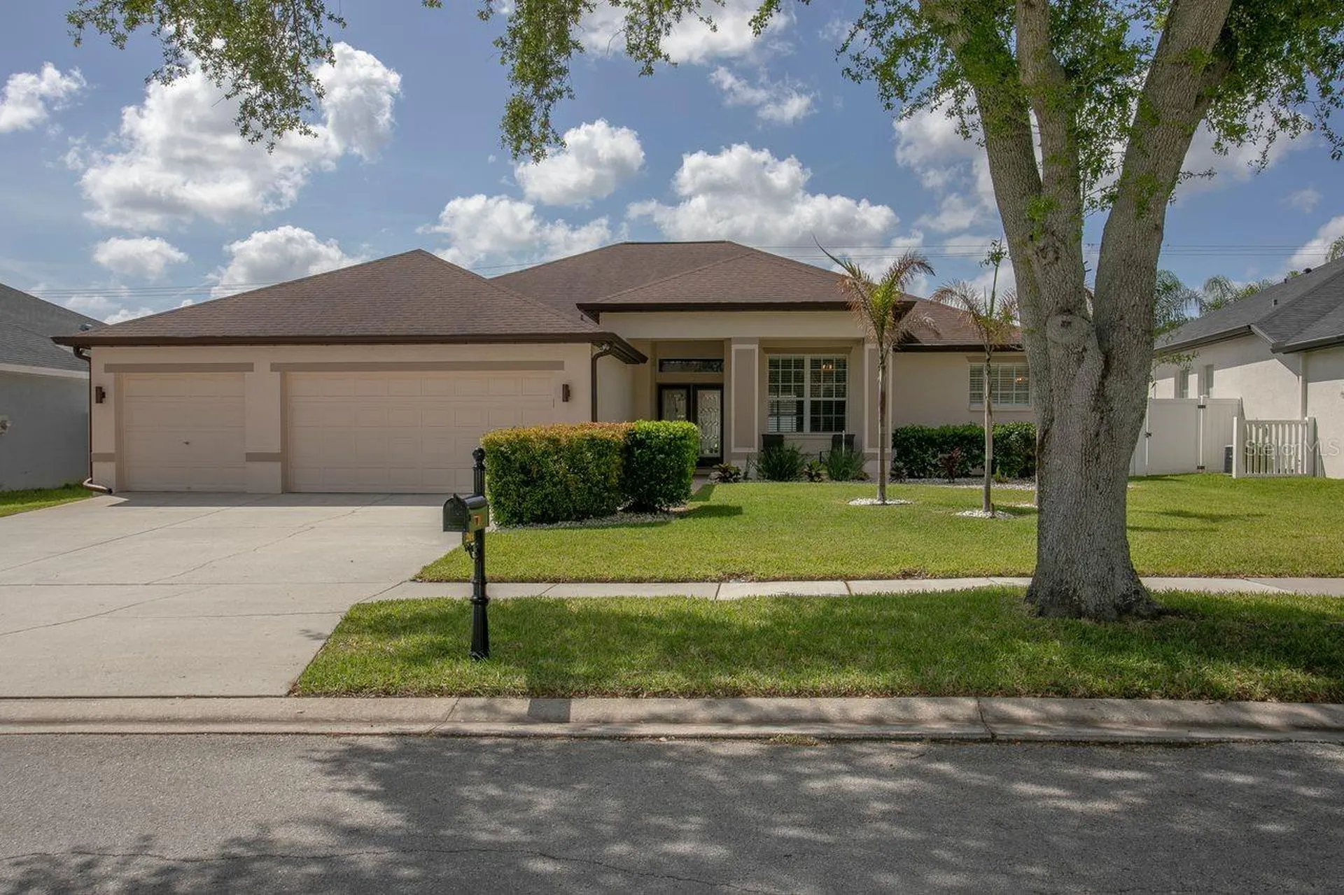 2814 Duncan Tree Circle Valrico FL 33594