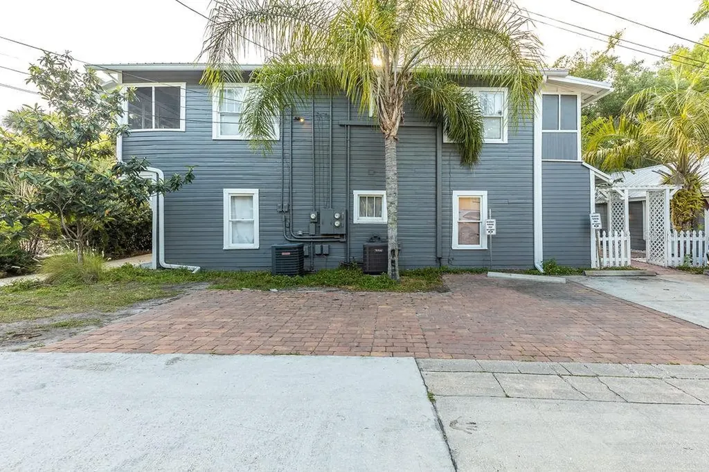205 E Voorhis Avenue Deland FL 32724