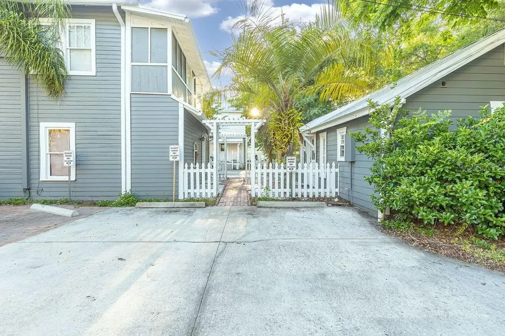 205 E Voorhis Avenue Deland FL 32724
