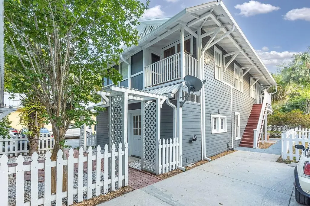 205 E Voorhis Avenue Deland FL 32724