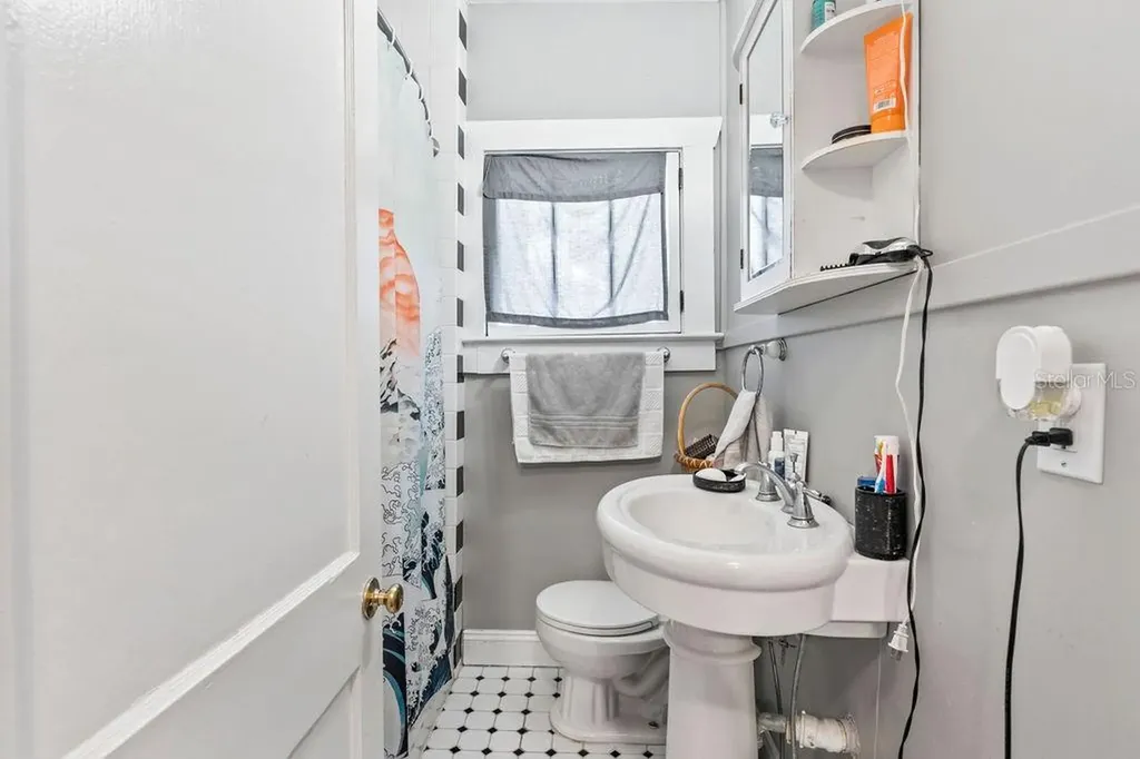 205 E Voorhis Avenue Deland FL 32724