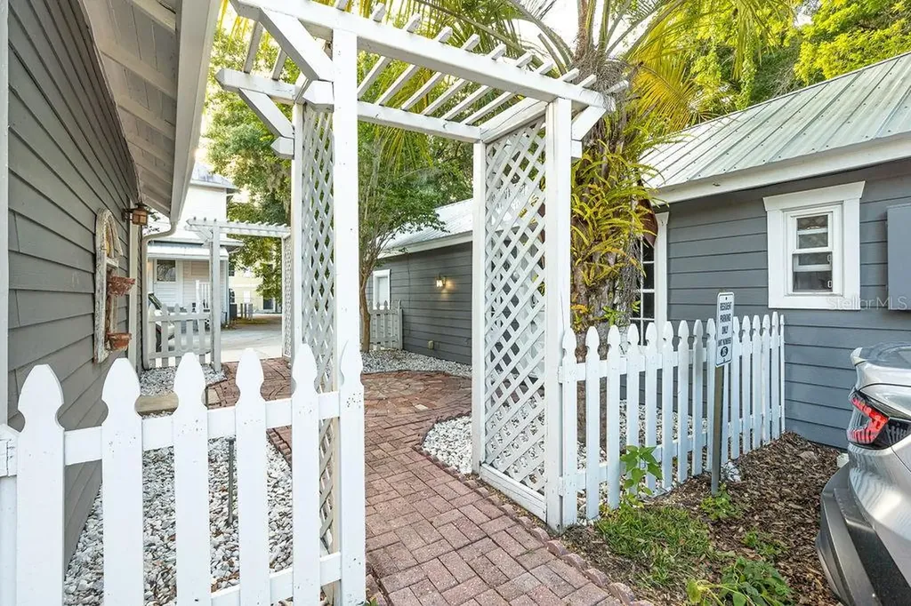 205 E Voorhis Avenue Deland FL 32724