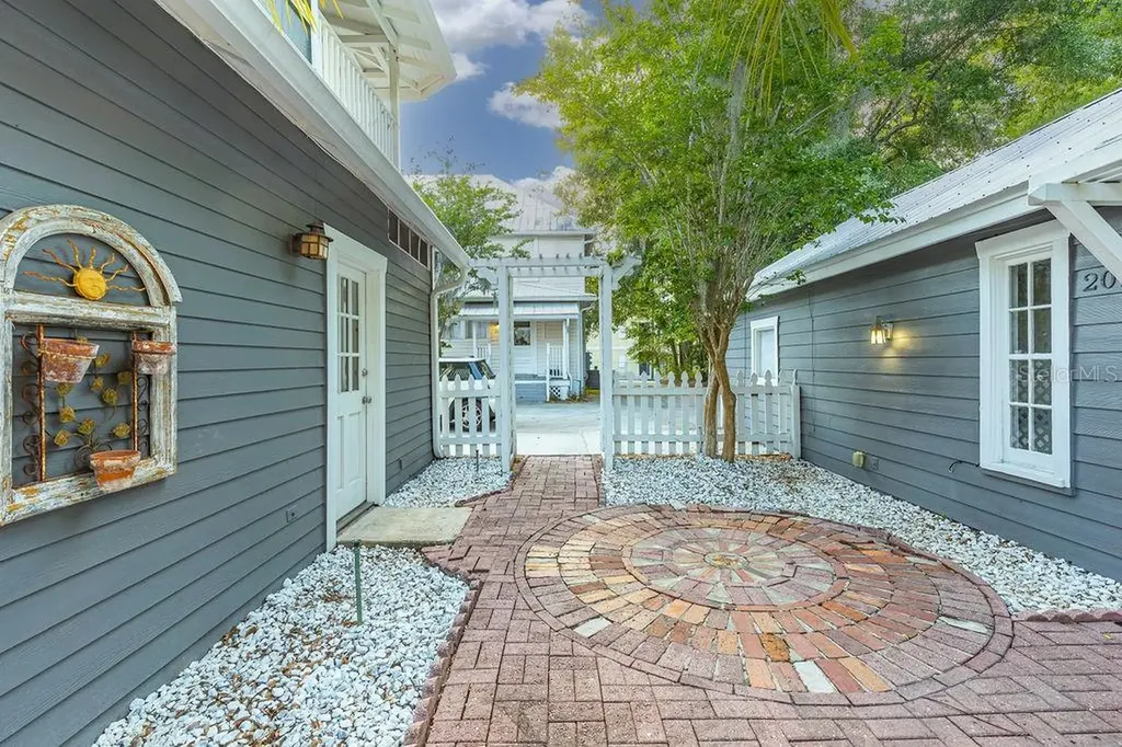 205 E Voorhis Avenue Deland FL 32724