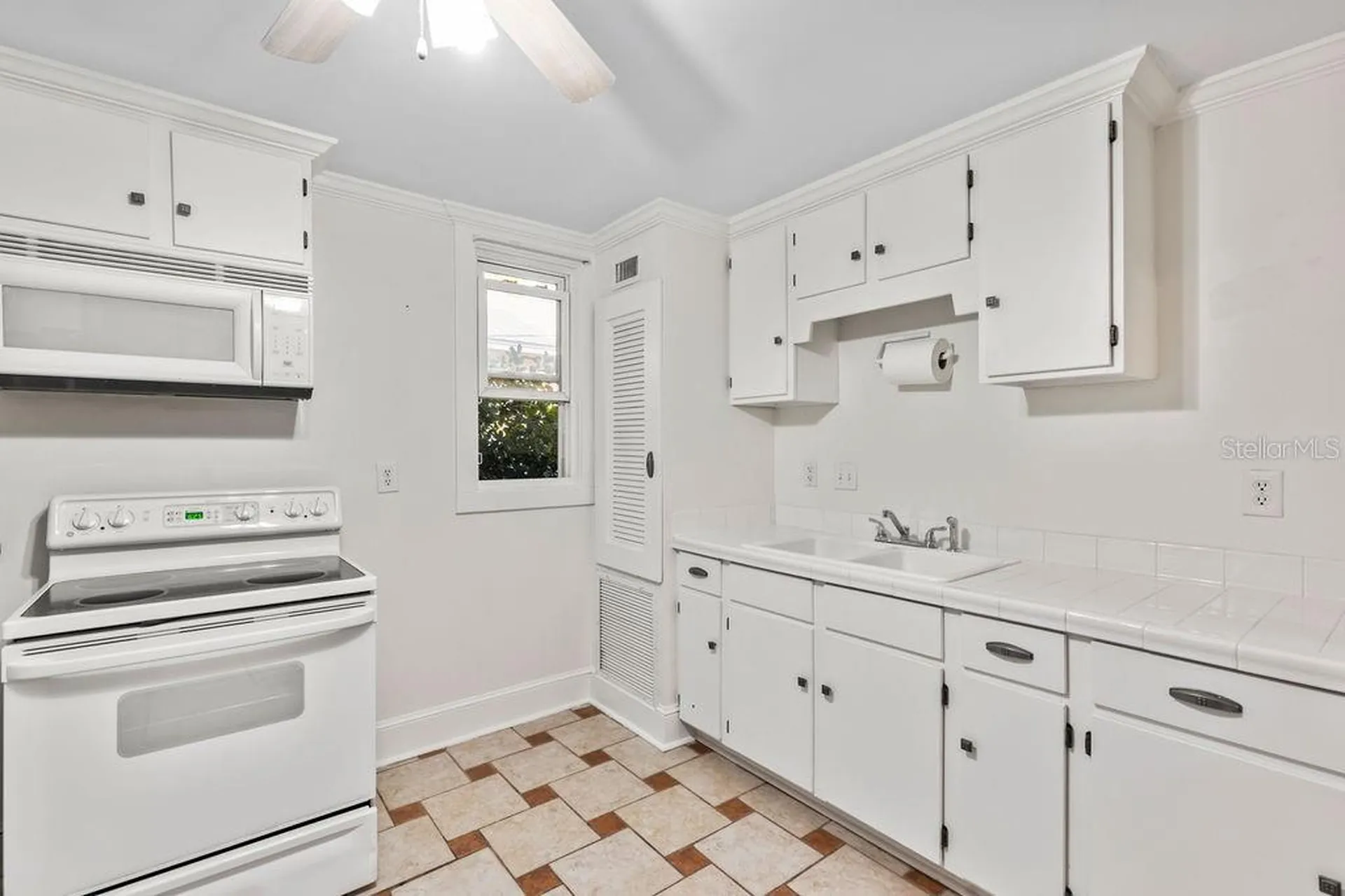 205 E Voorhis Avenue Deland FL 32724