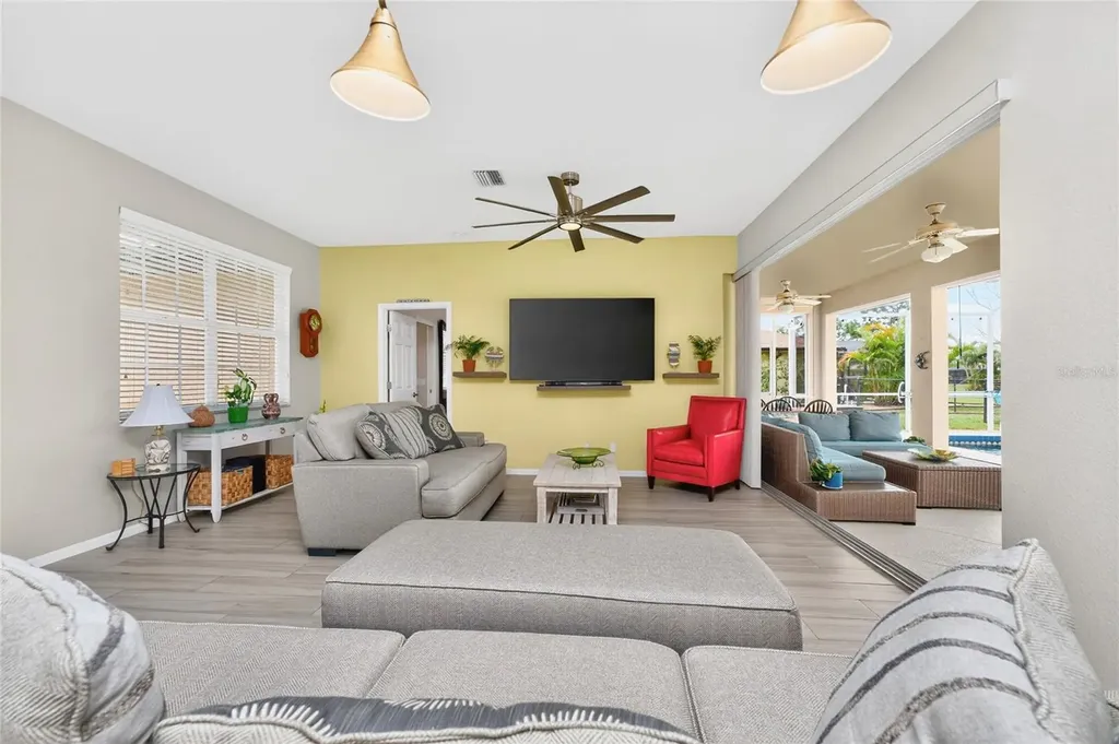 251 Rotonda Boulevard N Rotonda West FL 33947
