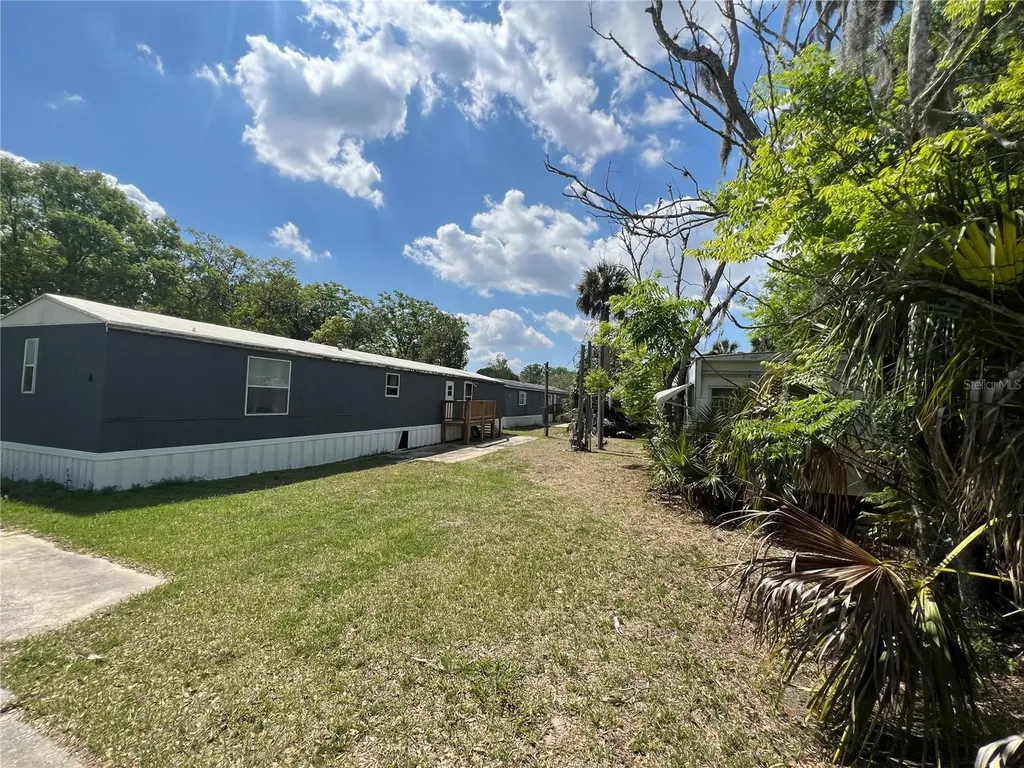 30 Wafford Street Umatilla FL 32784