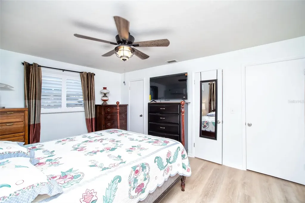 989 8th Avenue NE Largo FL 33770
