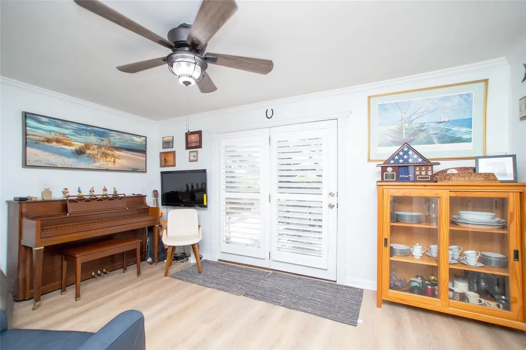 989 8th Avenue NE Largo FL 33770