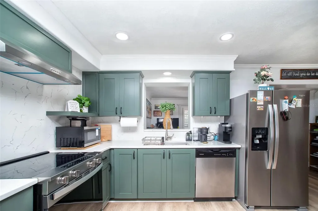 989 8th Avenue NE Largo FL 33770
