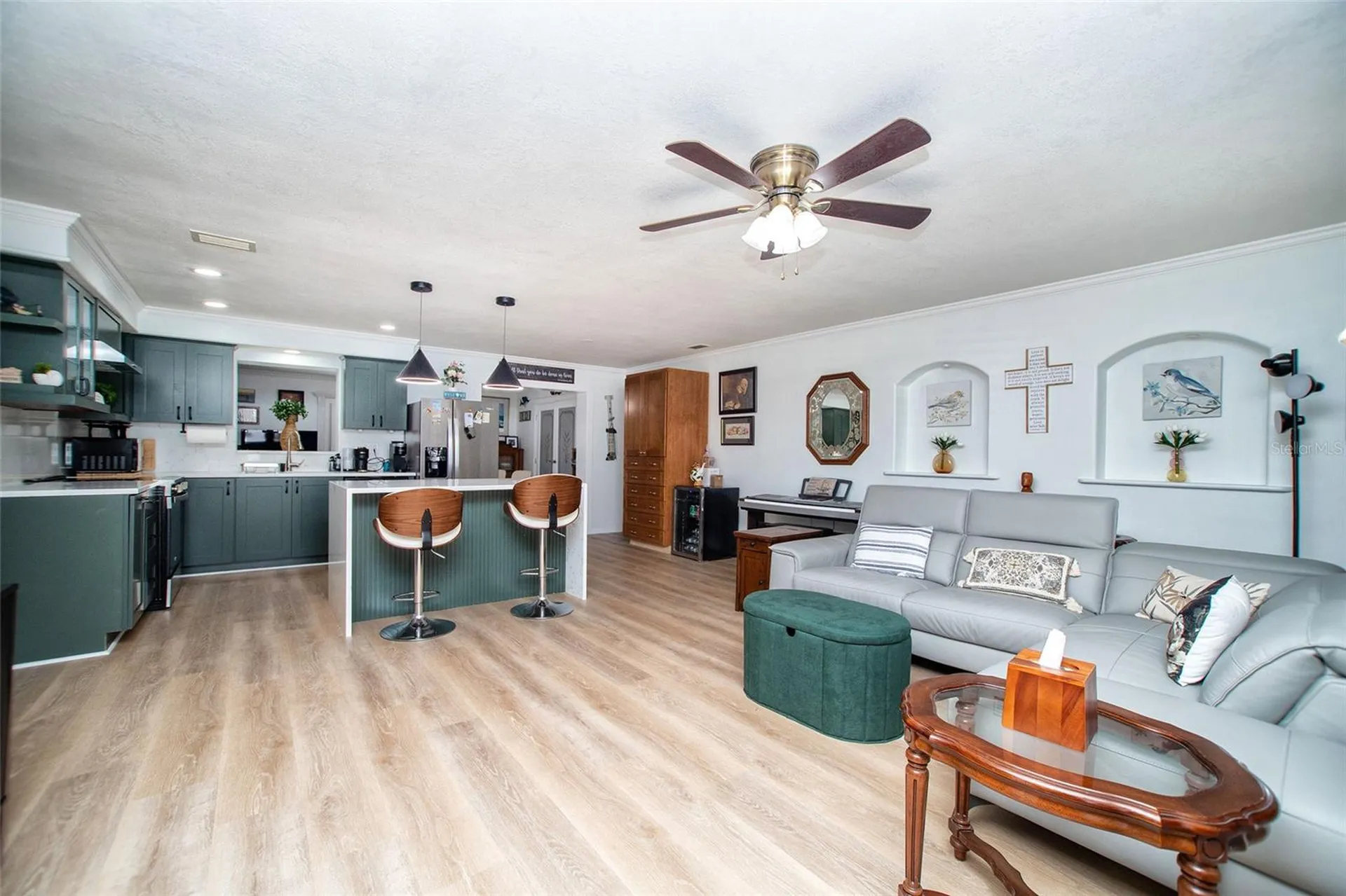 989 8th Avenue NE Largo FL 33770