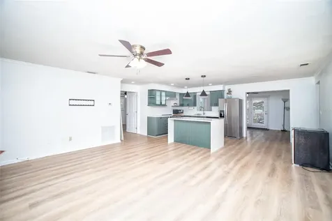 989 8th Avenue NE Largo FL 33770