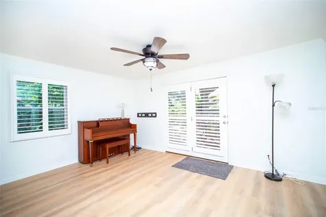 989 8th Avenue NE Largo FL 33770