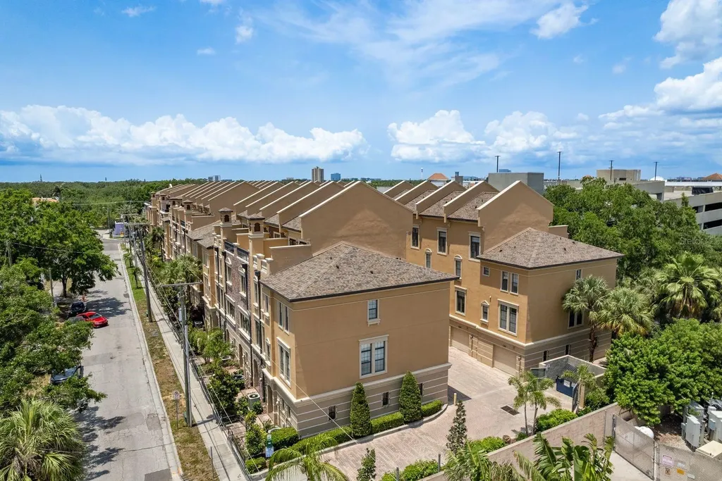 2221 Soho Bay Court Tampa FL 33606