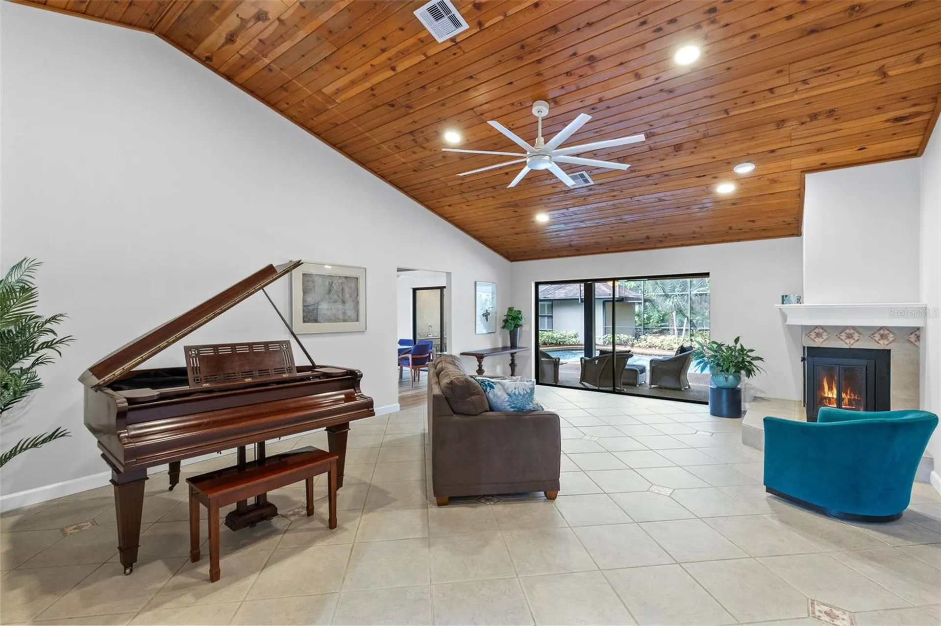 100 Milinda Lane Oviedo FL 32765
