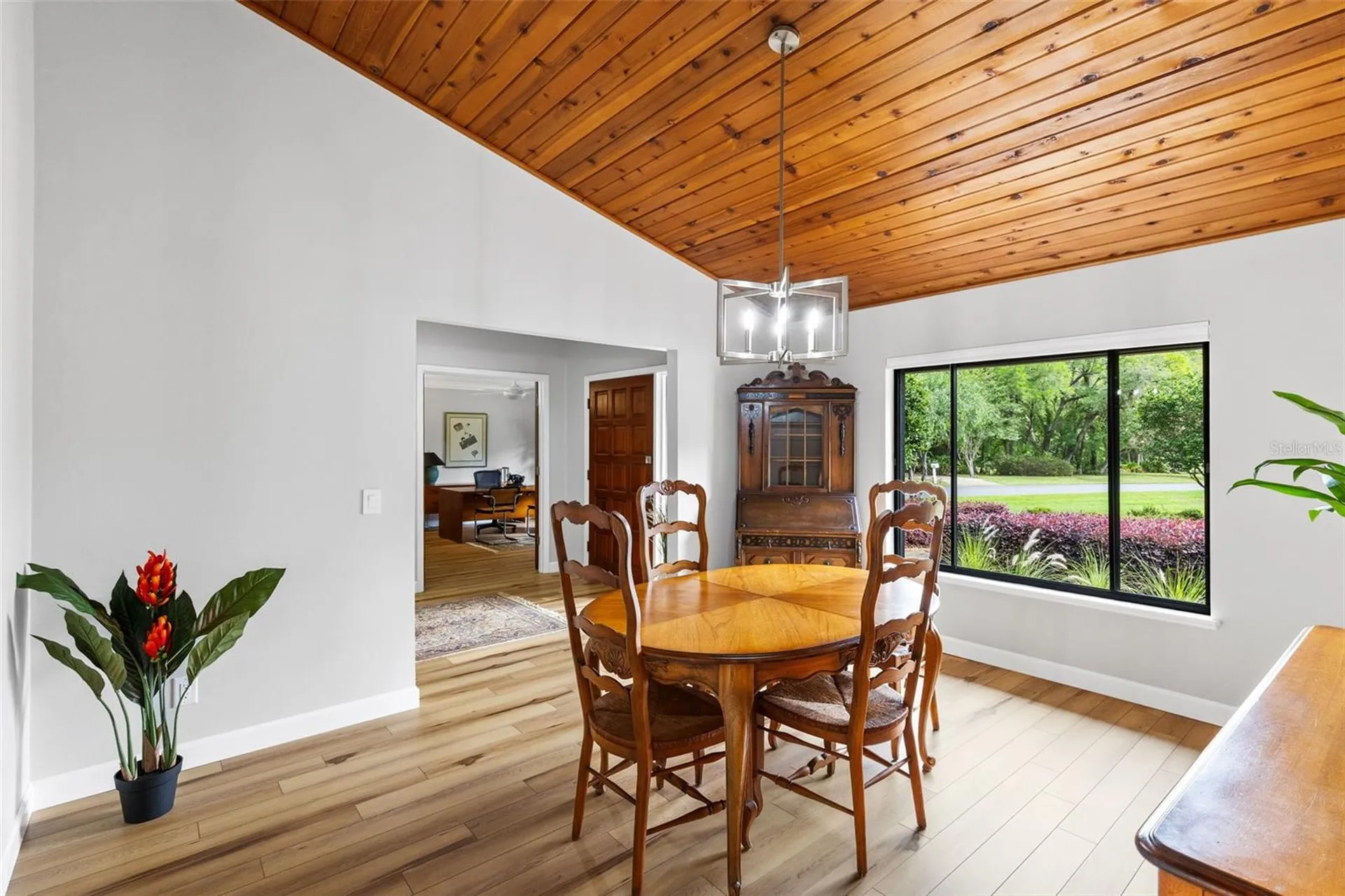 100 Milinda Lane Oviedo FL 32765