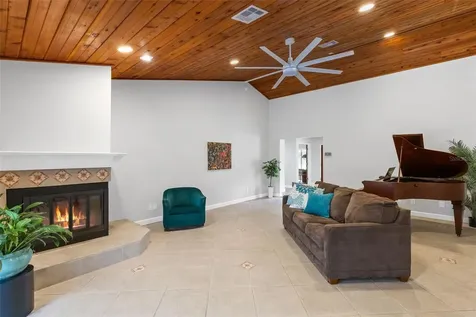 100 Milinda Lane Oviedo FL 32765