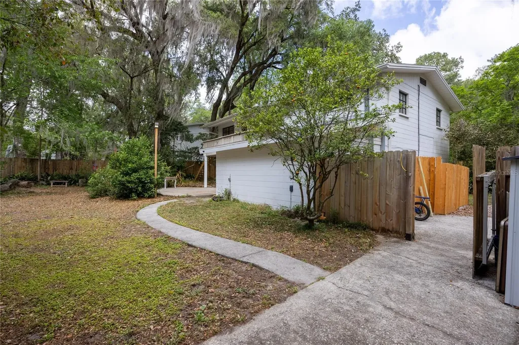 4005 NW 9th Court Gainesville FL 32605