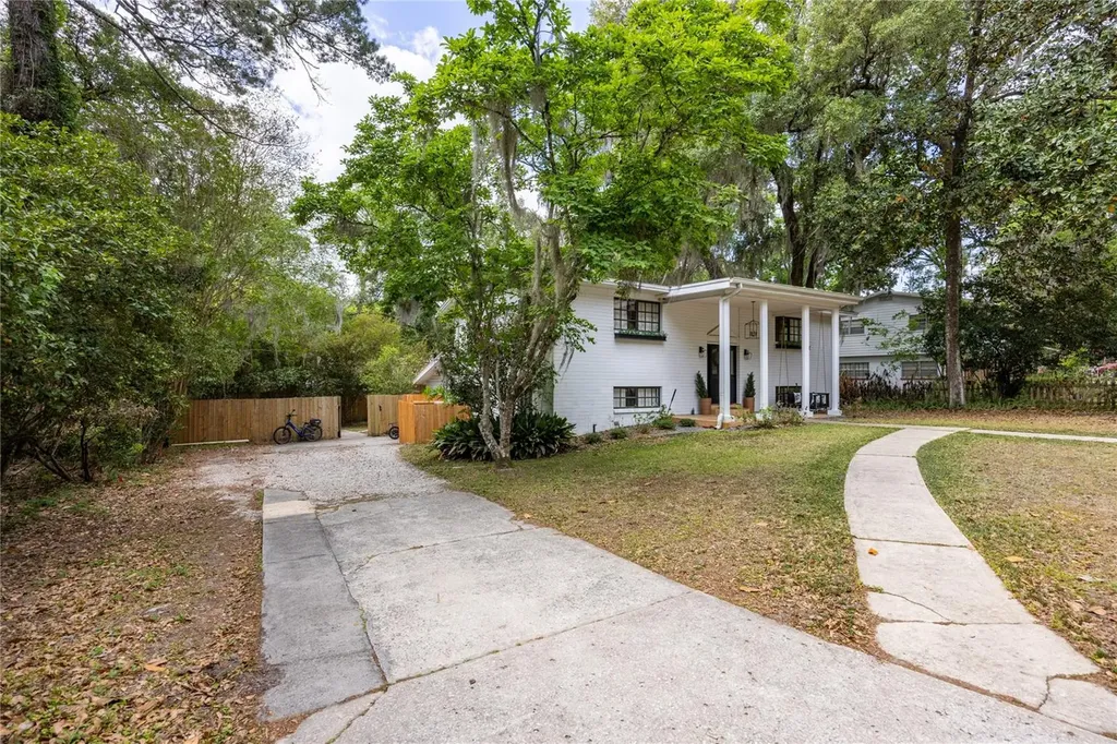 4005 NW 9th Court Gainesville FL 32605