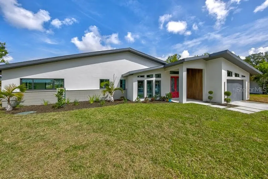 3636 Mineola Drive Sarasota FL 34239