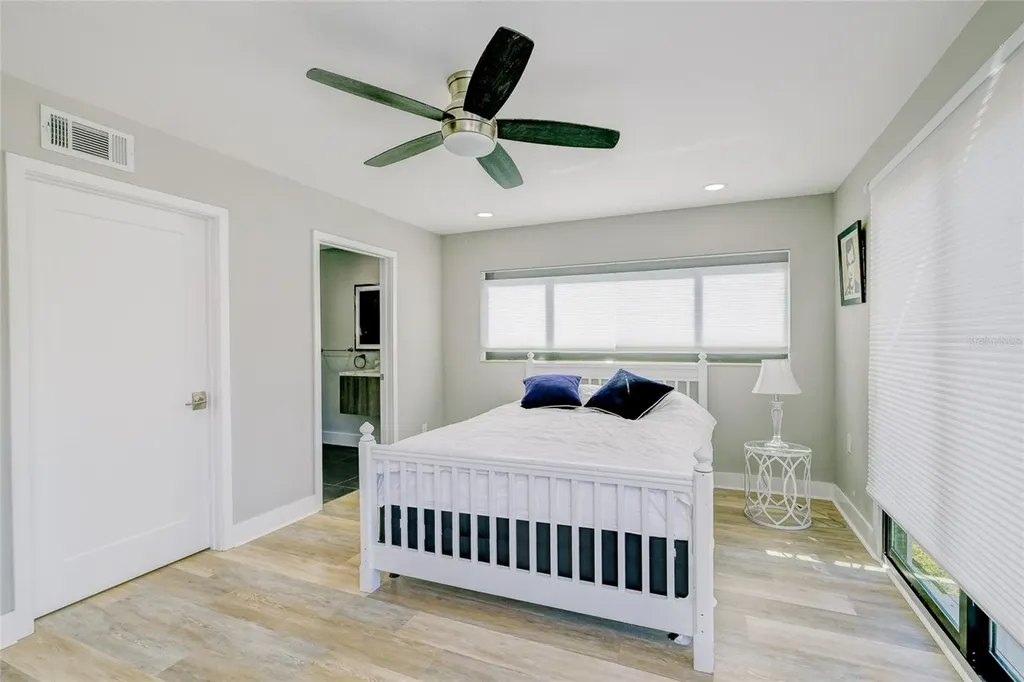 3636 Mineola Drive Sarasota FL 34239