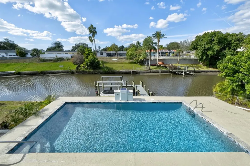 3636 Mineola Drive Sarasota FL 34239