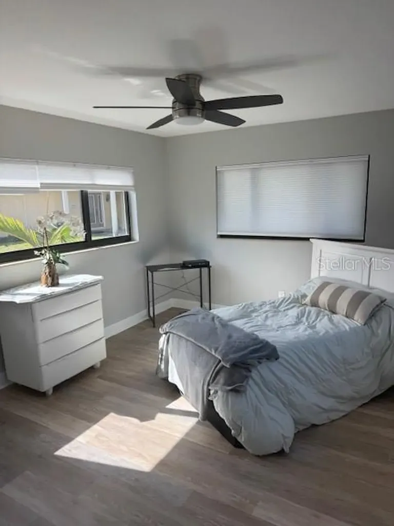 3636 Mineola Drive Sarasota FL 34239