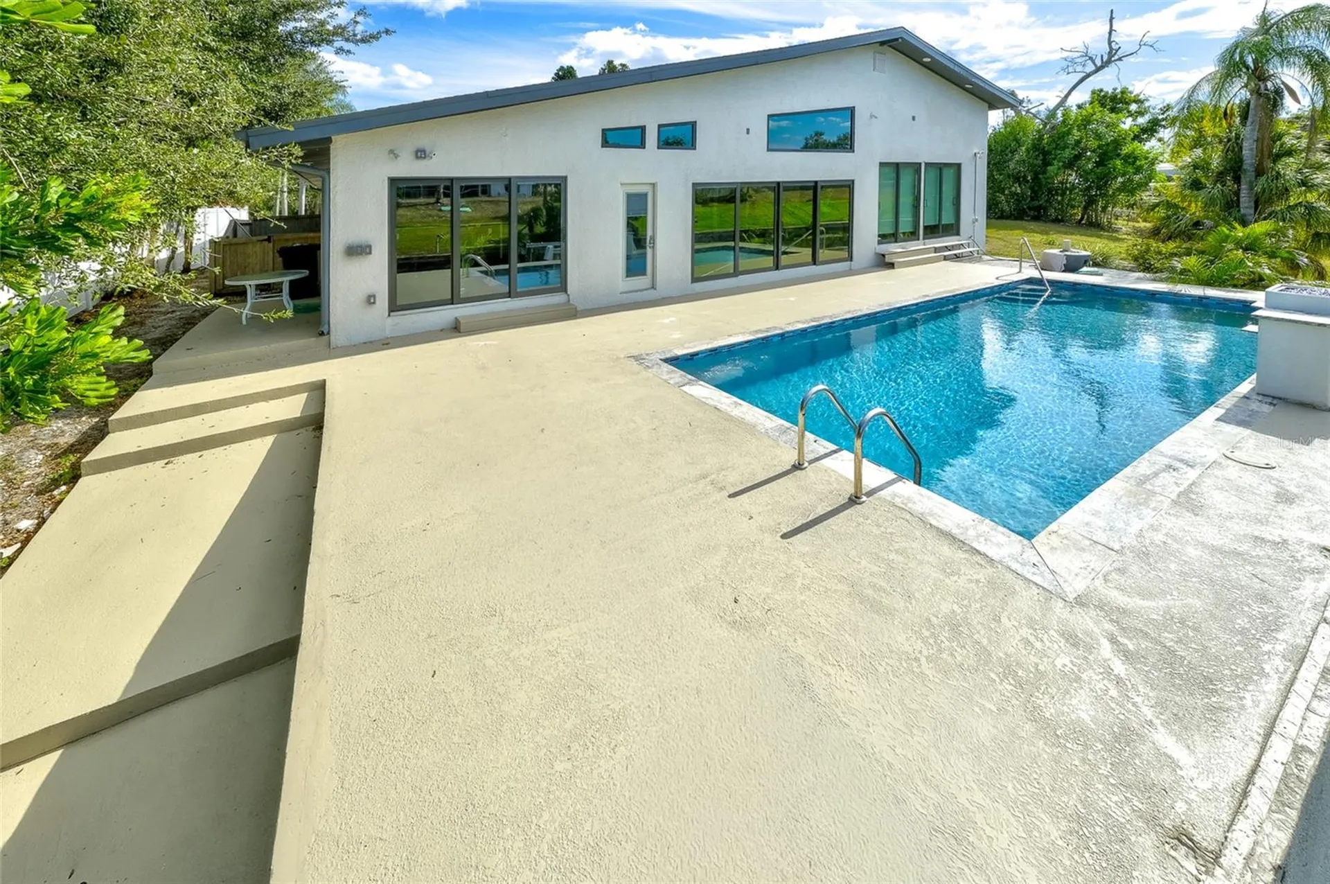 3636 Mineola Drive Sarasota FL 34239
