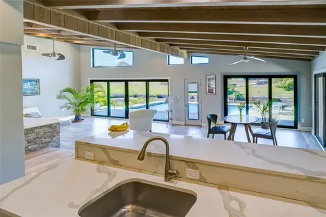 3636 Mineola Drive Sarasota FL 34239