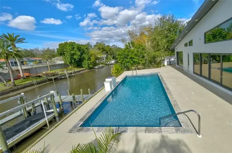 3636 Mineola Drive Sarasota FL 34239