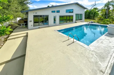 3636 Mineola Drive Sarasota FL 34239