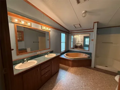 5613 NW 202nd Place Alachua FL 32615