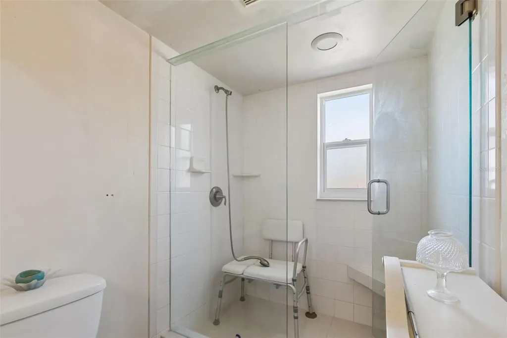 3873 50th Avenue S St Petersburg FL 33711