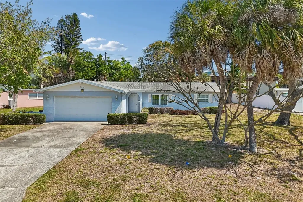 3873 50th Avenue S St Petersburg FL 33711