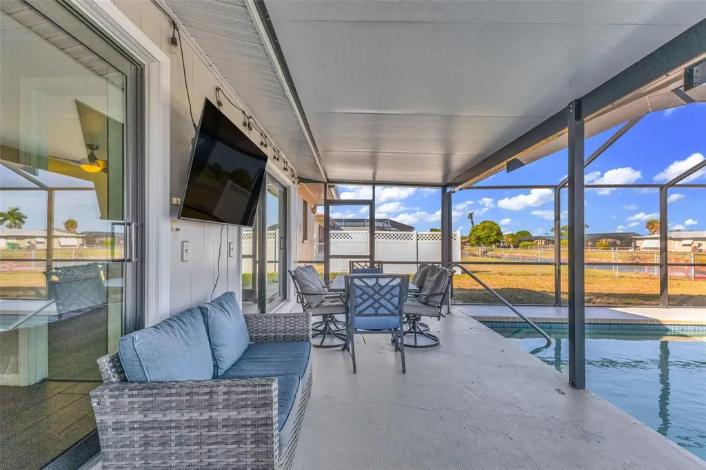 18 Annapolis Lane Rotonda West FL 33947