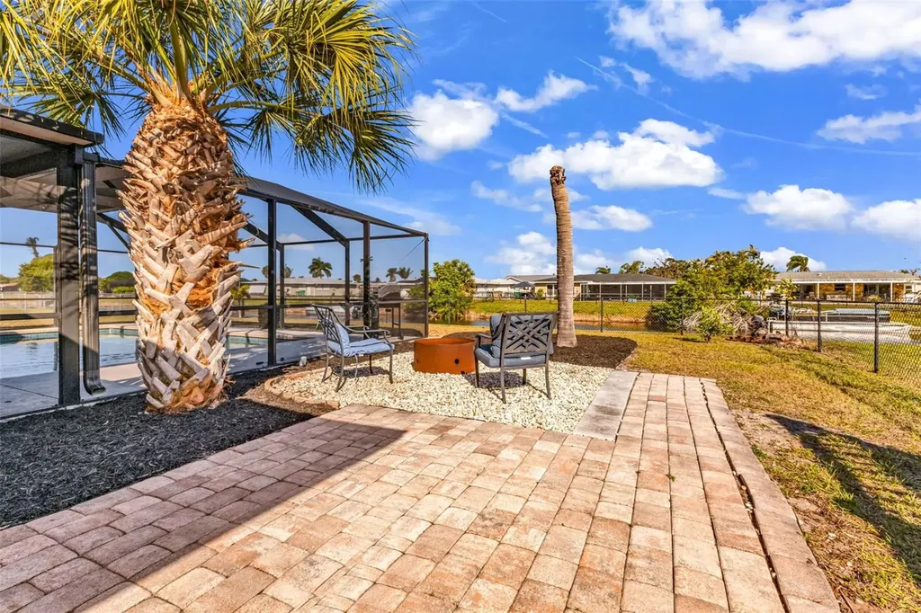 18 Annapolis Lane Rotonda West FL 33947