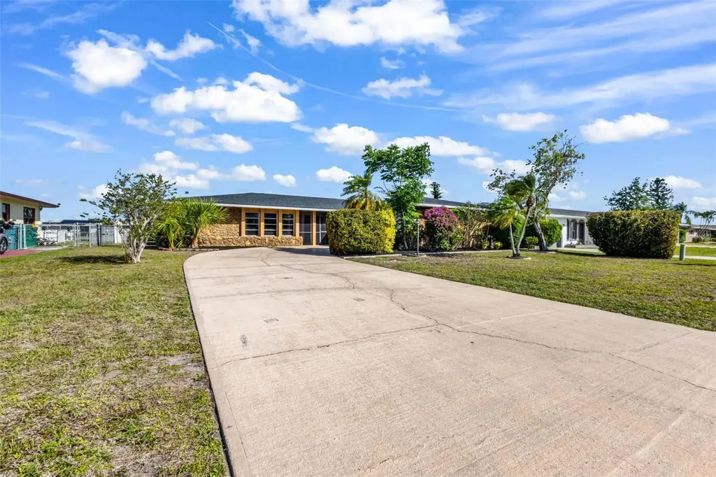 18 Annapolis Lane Rotonda West FL 33947