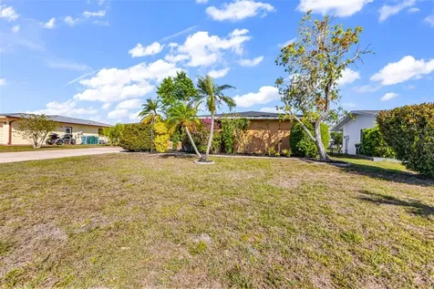 18 Annapolis Lane Rotonda West FL 33947