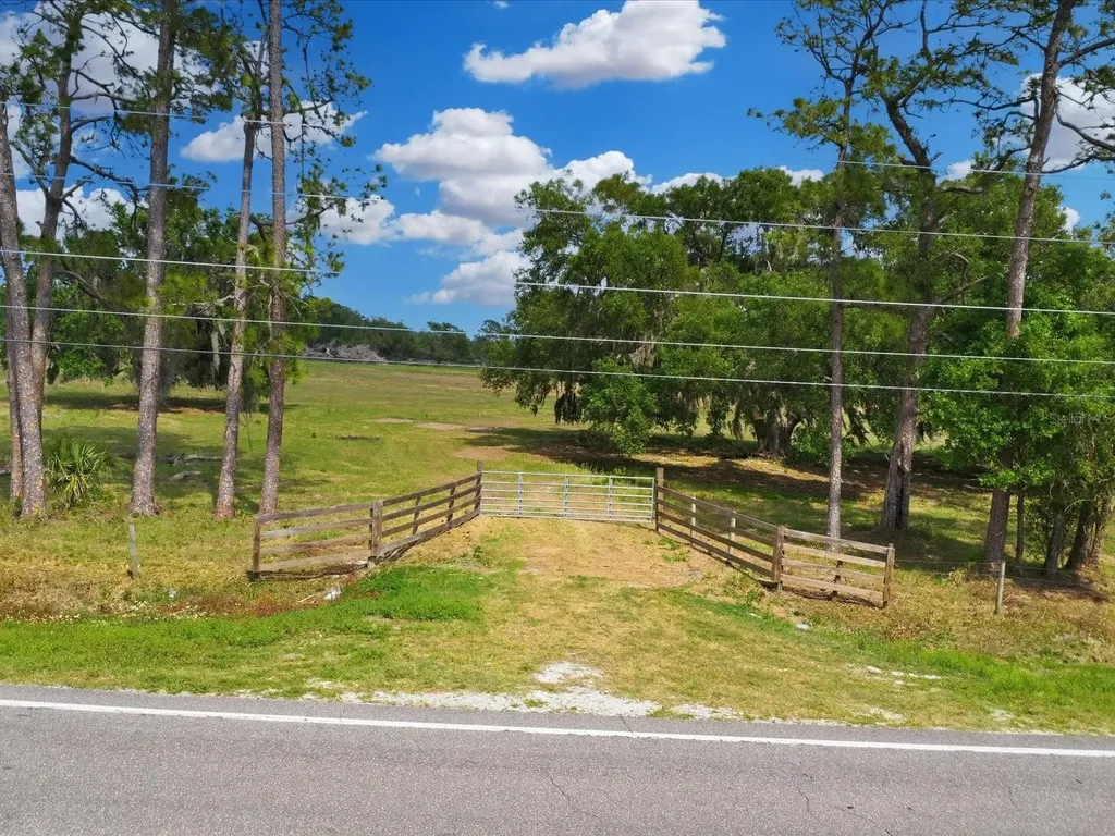 County Road 469 Center Hill FL 33514
