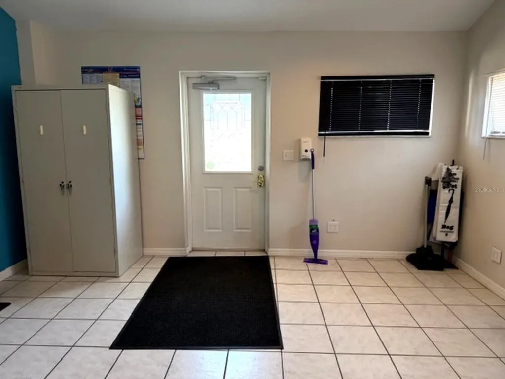 233 12th Street SW Largo FL 33770