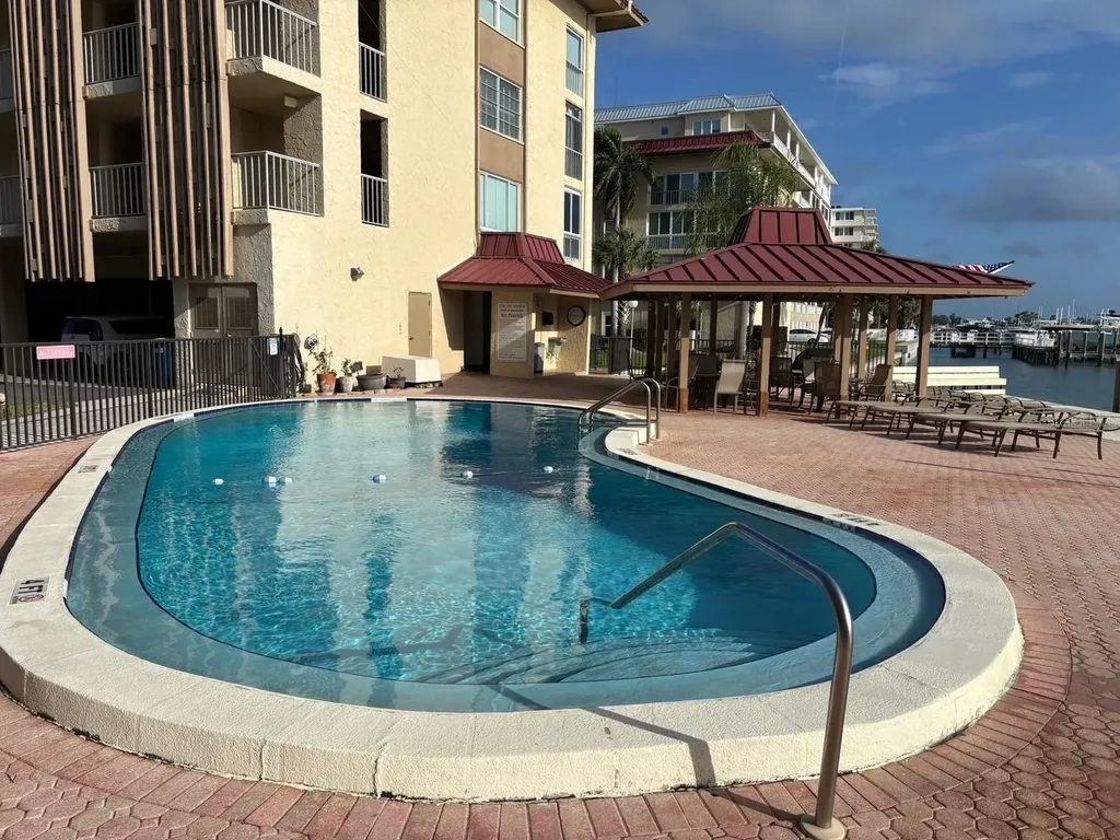 121 Island Way Clearwater Beach FL 33767