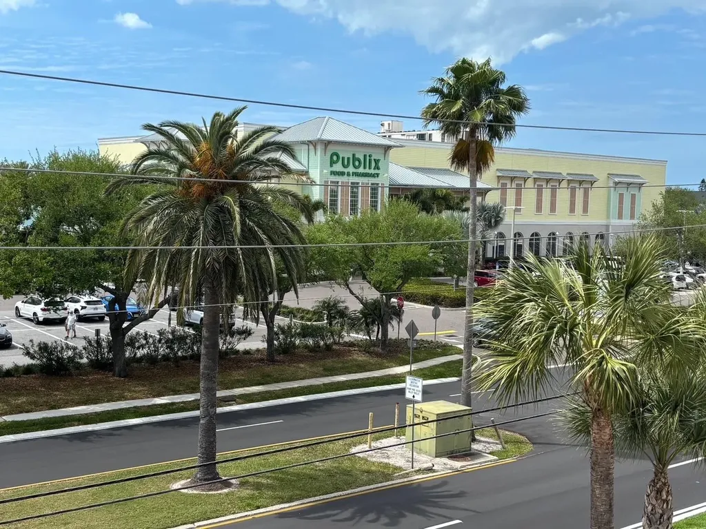121 Island Way Clearwater Beach FL 33767