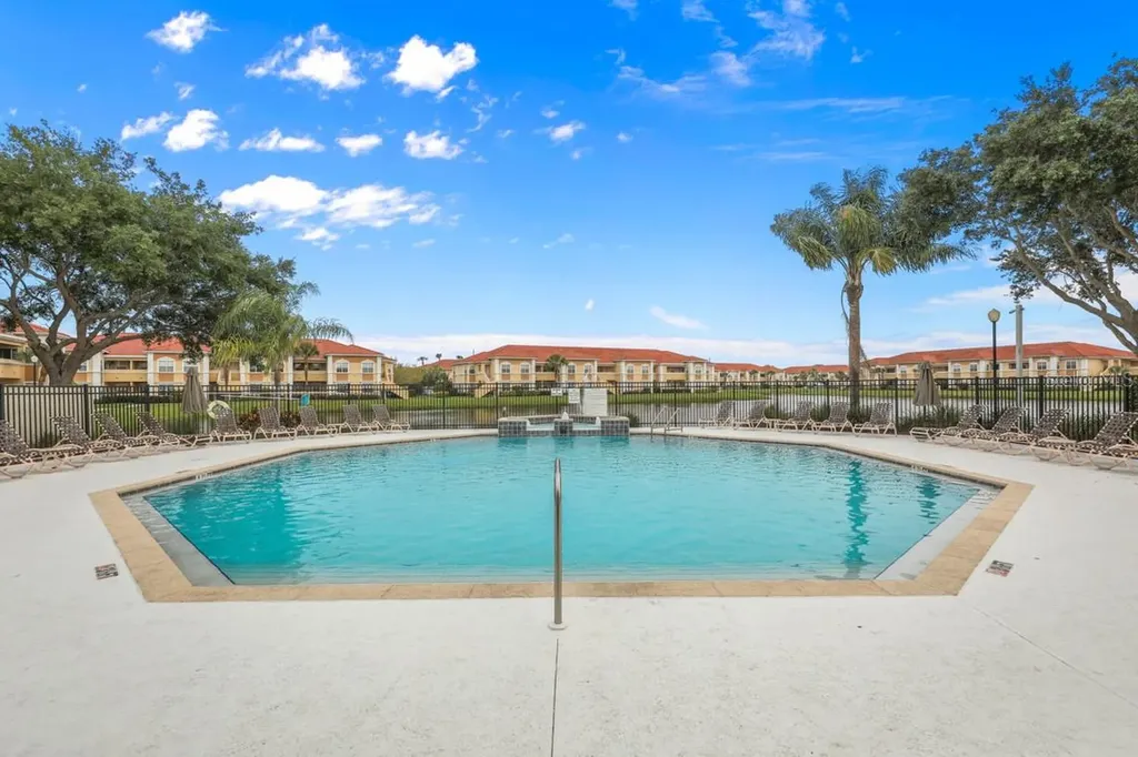 1015 Villagio Circle Sarasota FL 34237