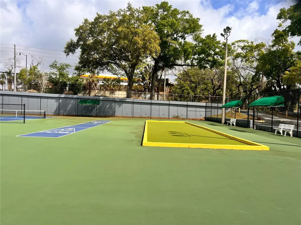 17 Escondido Circle Altamonte Springs FL 32701